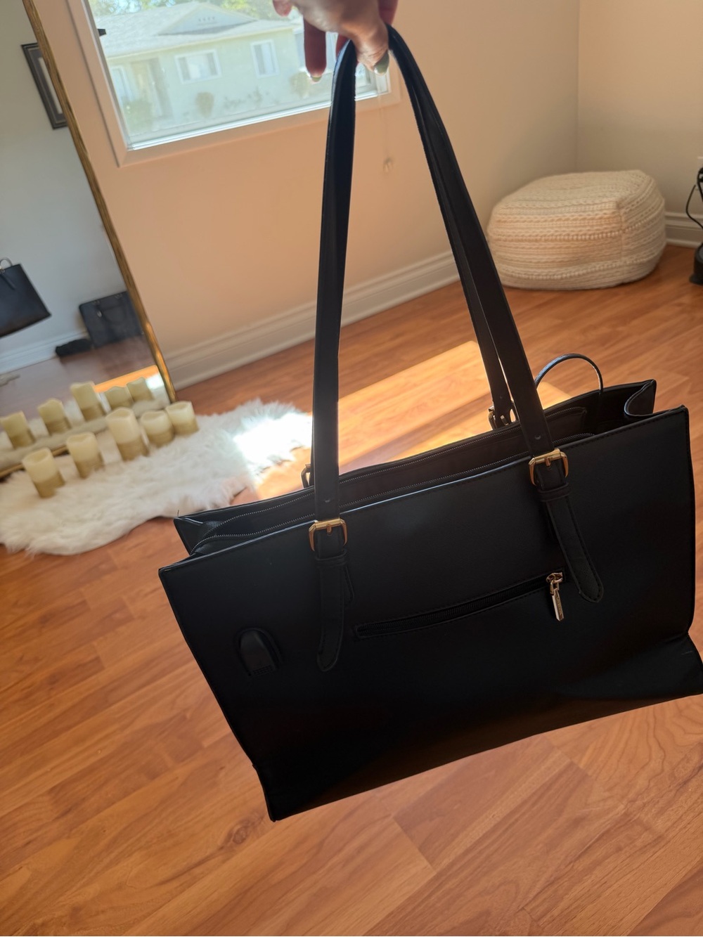 Classic Black Structured Tote Bag with Removable Pouch - Picture 5 of 6